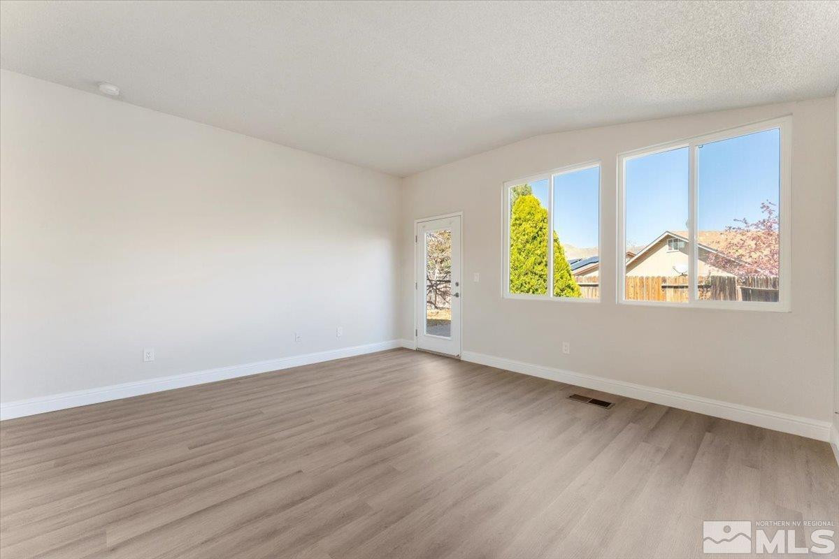 7807 Anchor Point Drive Reno, NV 89506 - Photo 5 of 26 Photo 5