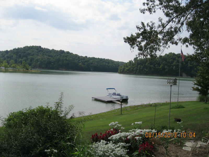 2130 Key Way Sevierville, TN 37876 - Photo 2 of 21 LAKE HOUSE PROPERTY 004 (800x600)