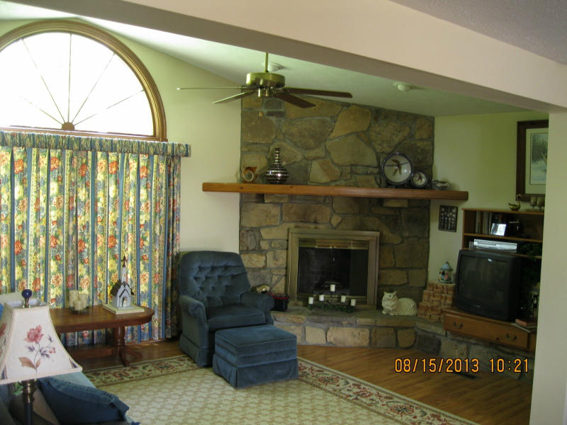2130 Key Way Sevierville, TN 37876 - Photo 11 of 21 LAKE HOUSE PROPERTY 039 (800x600)