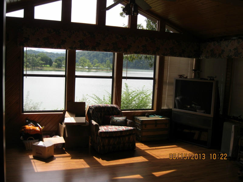 2130 Key Way Sevierville, TN 37876 - Photo 12 of 21 LAKE HOUSE PROPERTY 041 (800x600)
