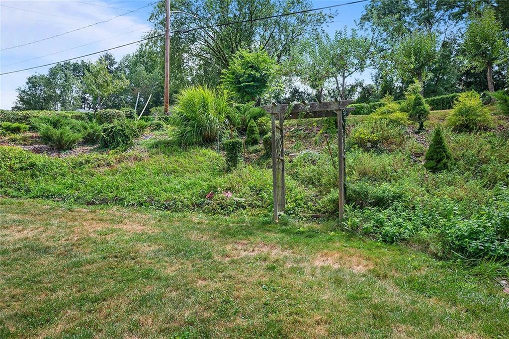 4603 Rolling Hills Road Pittsburgh, PA 15236 - Photo 36 of 39 Gallery Image 36