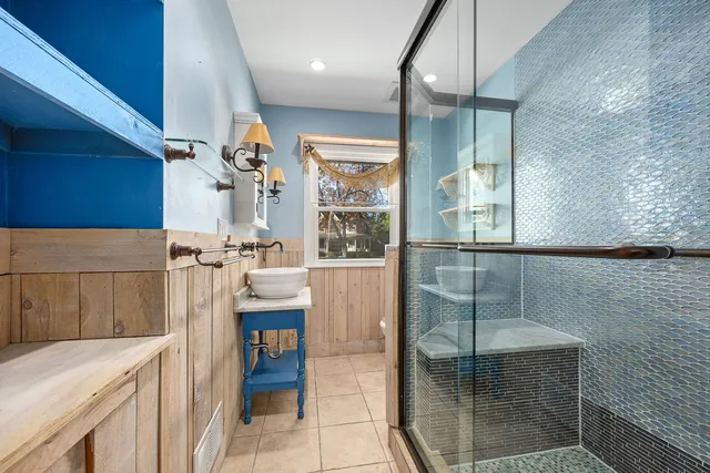 $750,000 | 4915 Pershing Avenue, Downers Grove, IL 60515