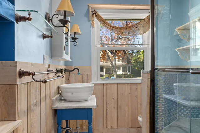 $750,000 | 4915 Pershing Avenue, Downers Grove, IL 60515