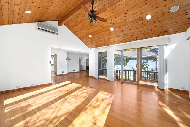 $750,000 | 4915 Pershing Avenue, Downers Grove, IL 60515