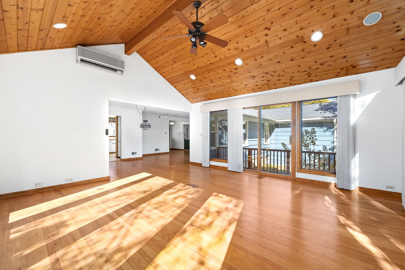 4915 Pershing Avenue Downers Grove, IL 60515 - Photo 6 of 21