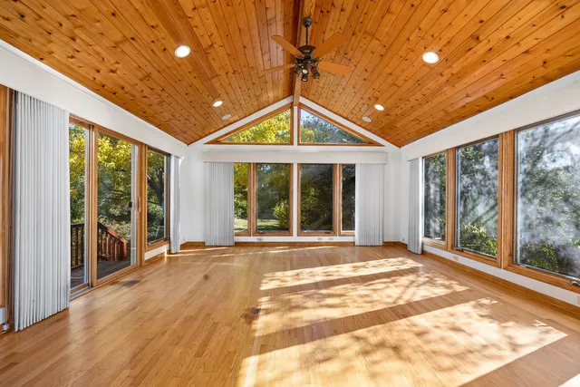 $750,000 | 4915 Pershing Avenue, Downers Grove, IL 60515