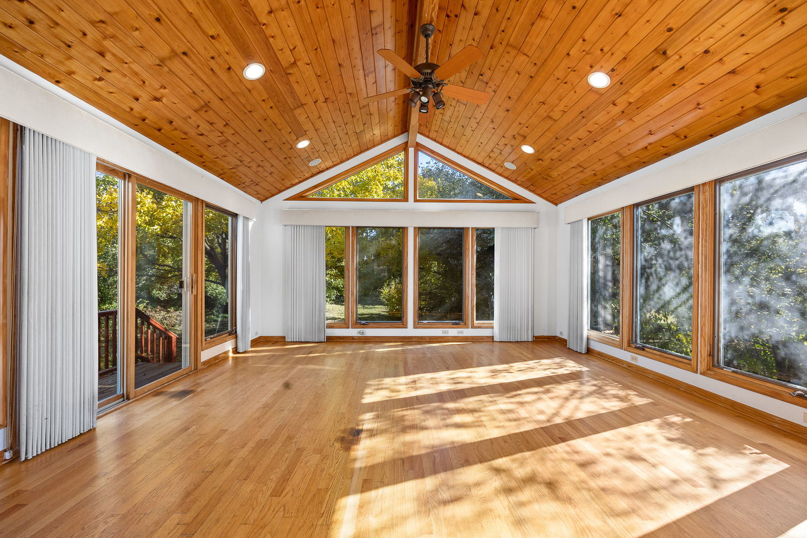 4915 Pershing Avenue Downers Grove, IL 60515 - Photo 7 of 21