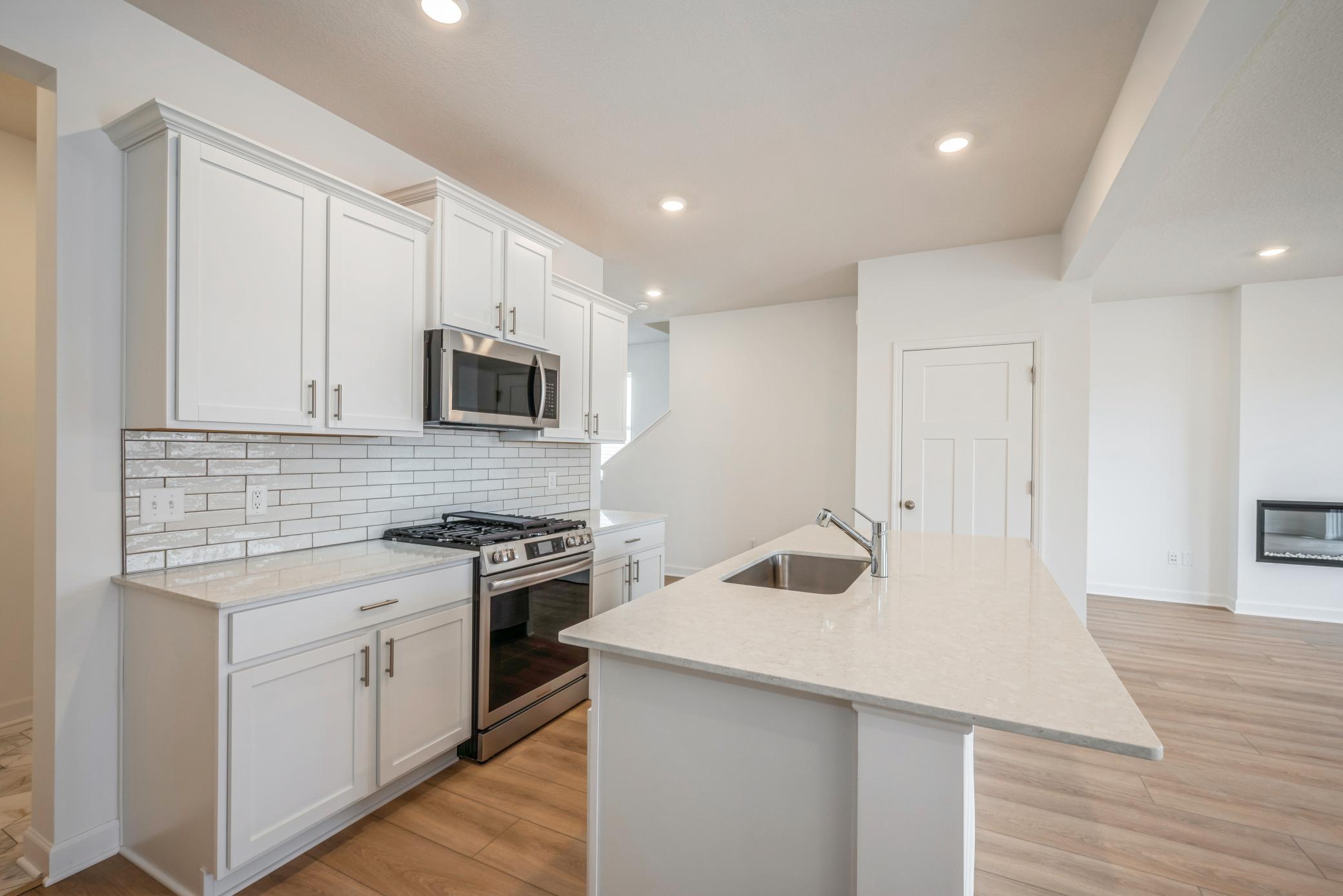 22401 Isla Way Rogers, MN 55374 - Photo 4 of 16