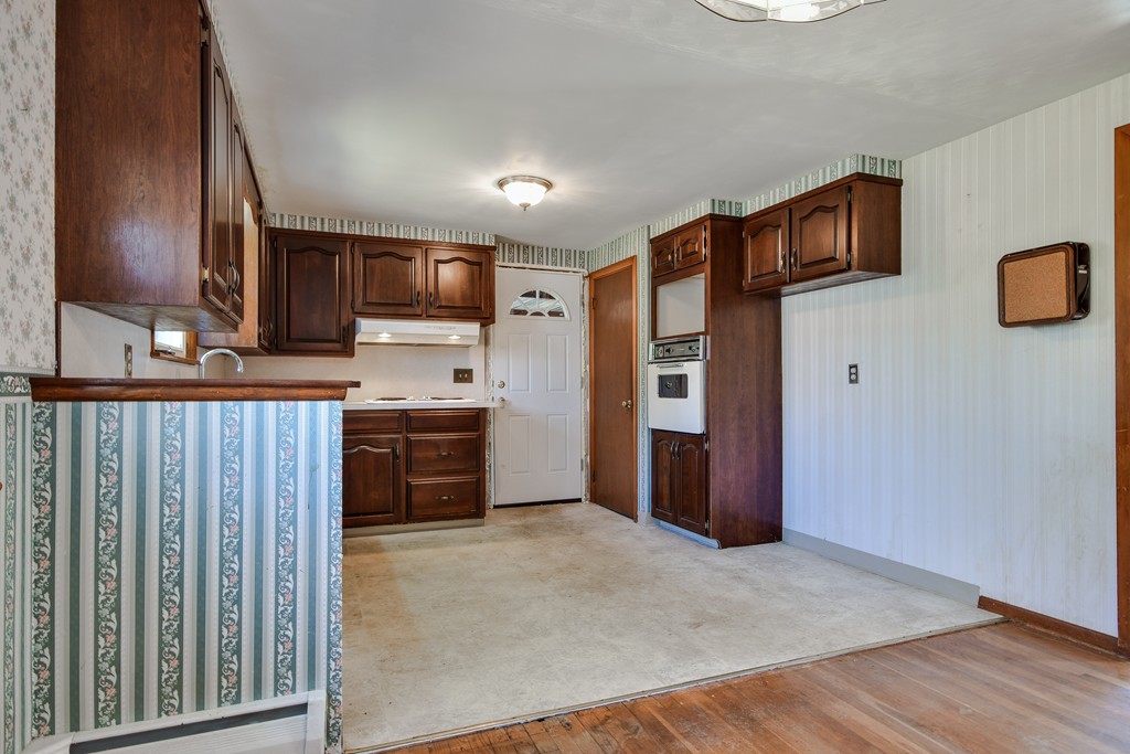 6 Tanglewood Road Leicester, MA 01524 - Photo 8 of 20 Gallery Image 8