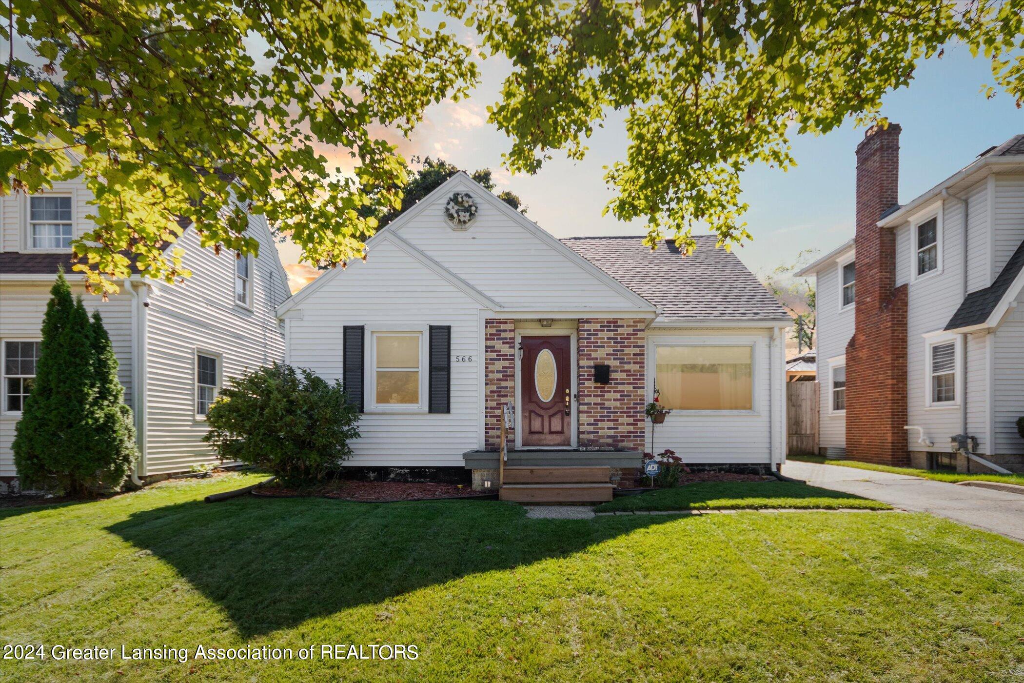 566 Riley Street Lansing, MI 48910 - Photo 1 of 36 01-566-Riley-St-Lansing-MI-48910-WindowS