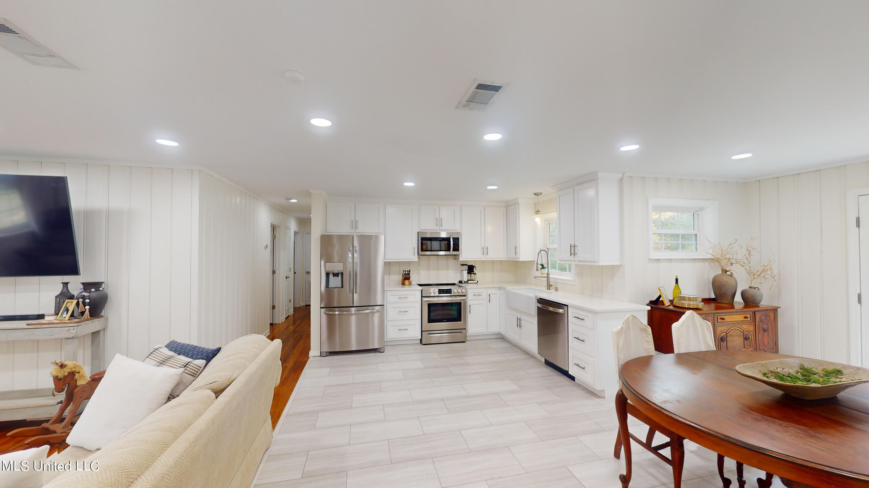 1133 Pine Level Road Leakesville, MS 39451 - Photo 6 of 21 1133-Pine-Level-Rd-11202023_101647