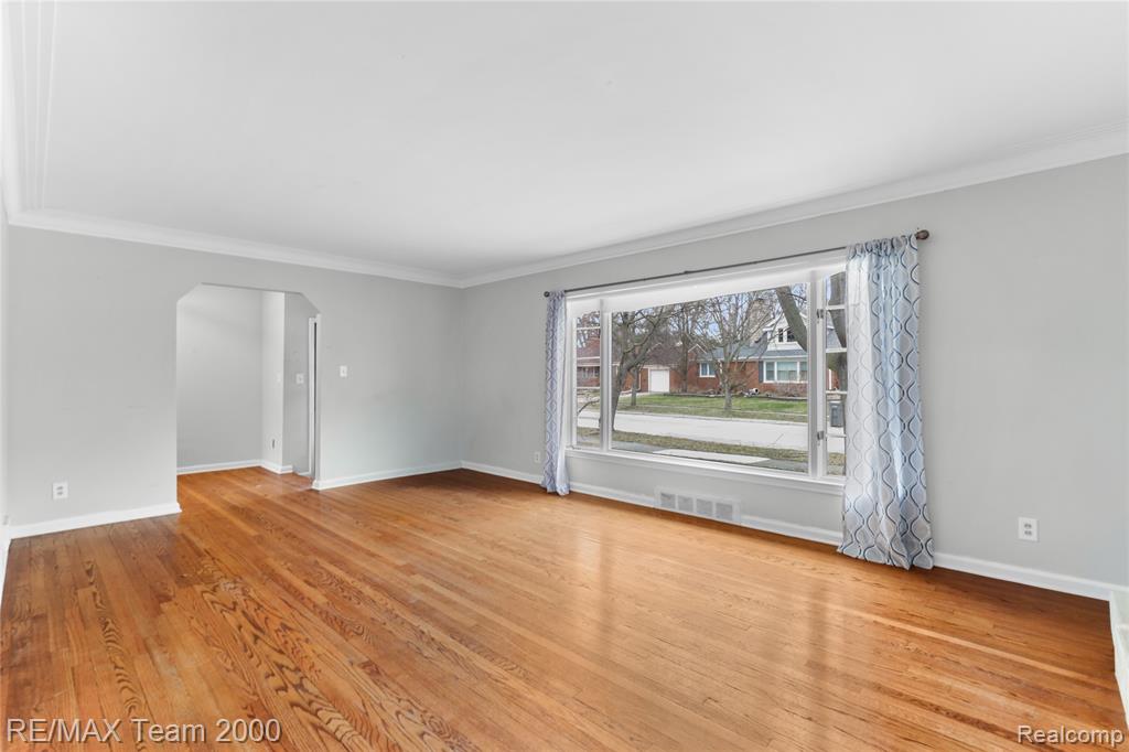 1445 Belmont Street Dearborn, MI 48128 - Photo 8 of 33
