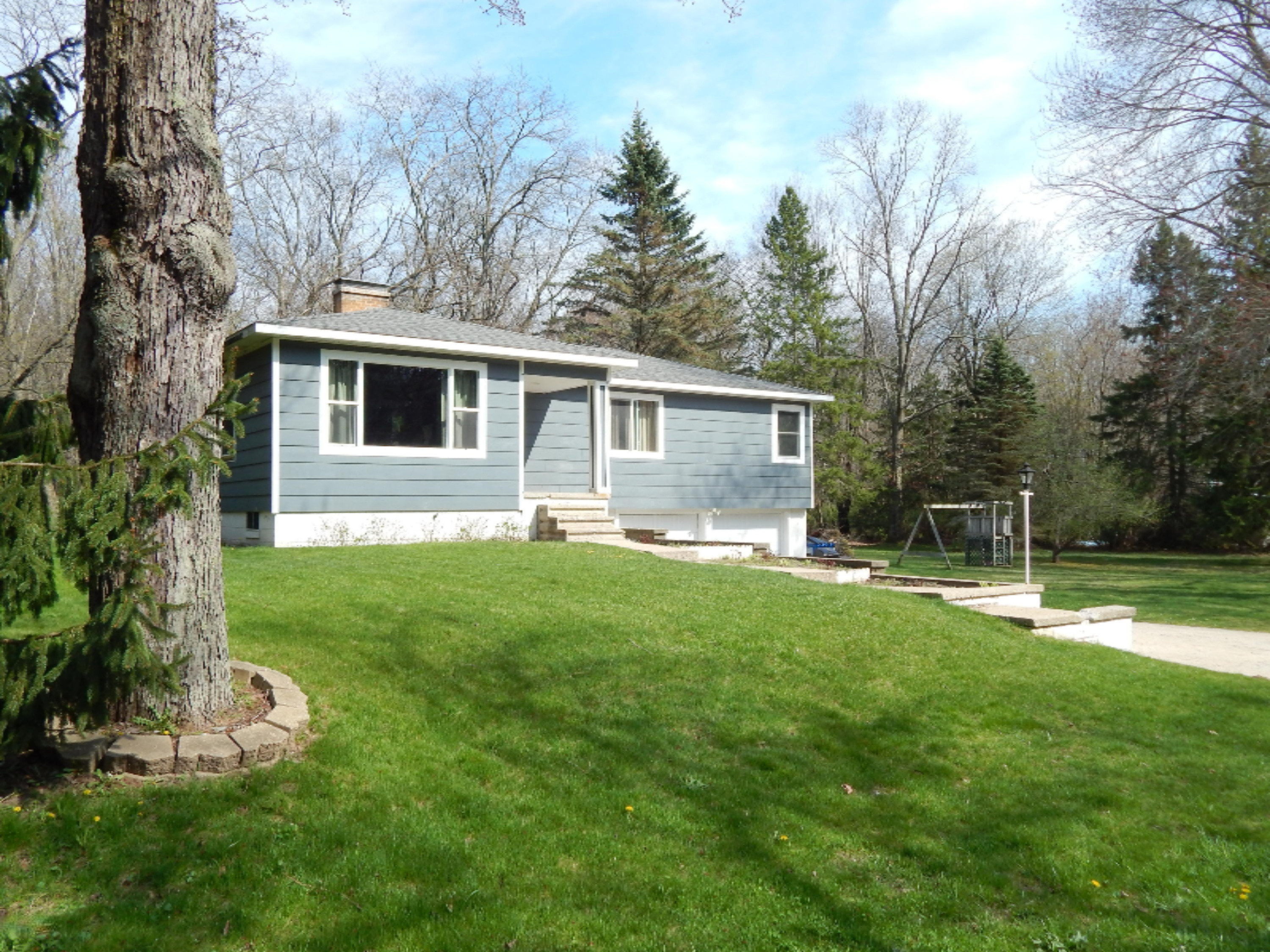 6156 Nestrom Road Whitehall, MI 49461 - Photo 2 of 26 DSCN1572