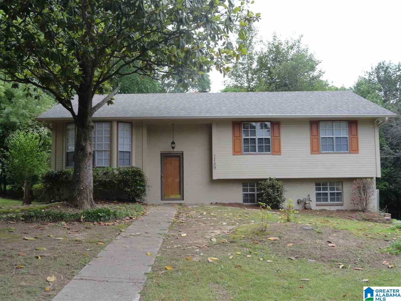 1709 Gardenridge Road Gardendale, AL 35071 - Photo 1 of 31