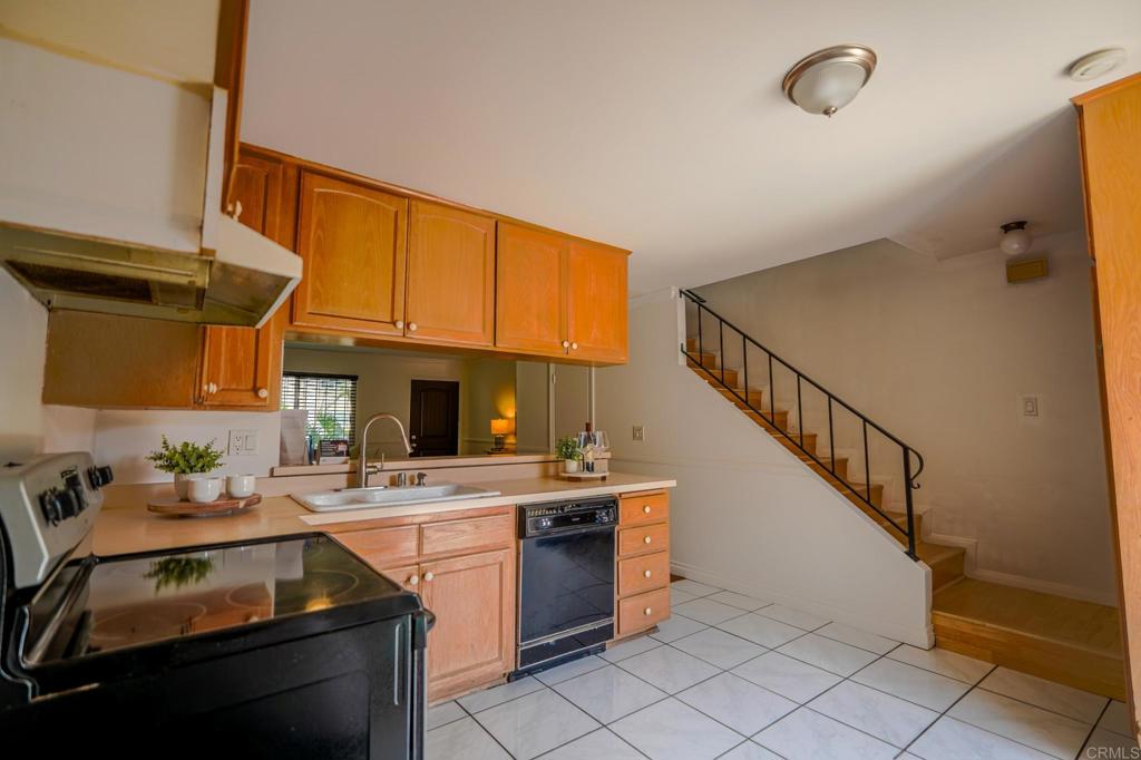 444 Ridgeway Court Spring Valley, CA 91977 - Photo 5 of 23