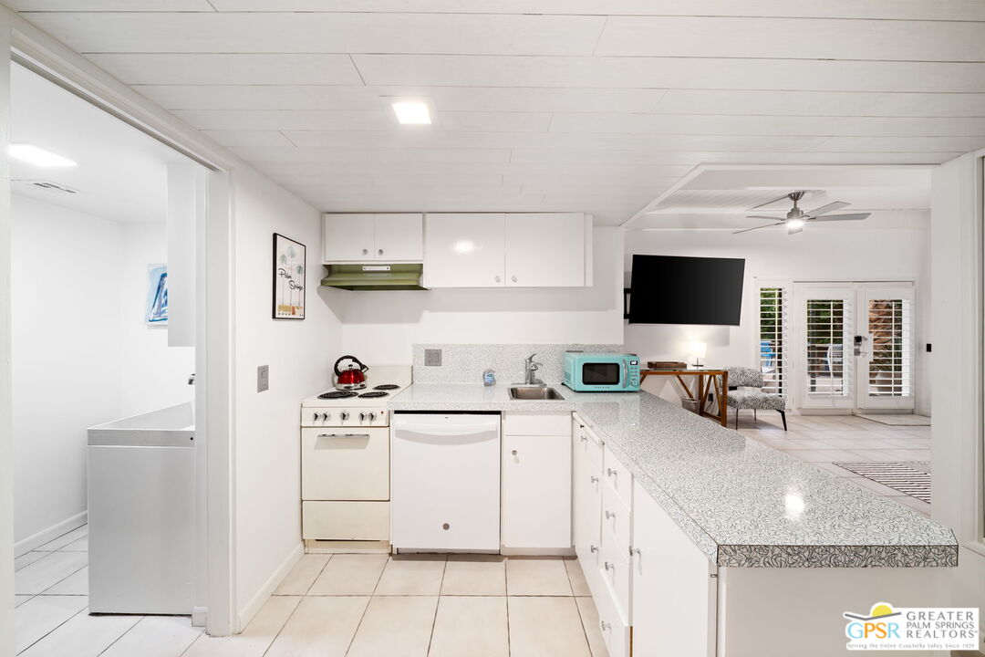 695 North Monterey Road Palm Springs, CA 92262 - Photo 30 of 69