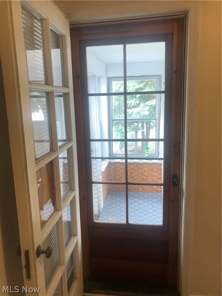 4037 Wilmington Road Cleveland, OH 44121 - Photo 19 of 36 View of entryway