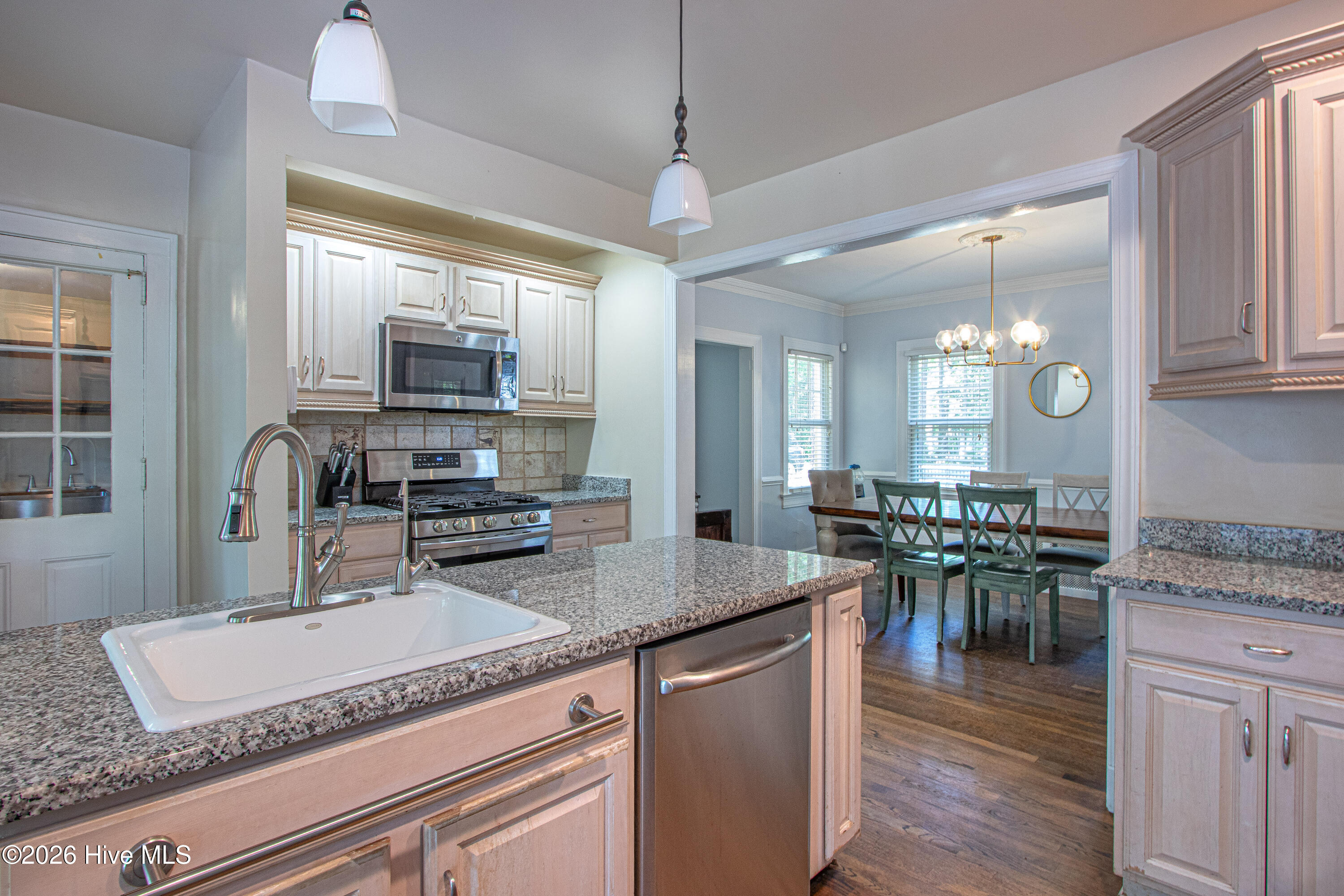 310 East Morganton Road Southern Pines, NC 28387 - Photo 15 of 37 Kitchen2