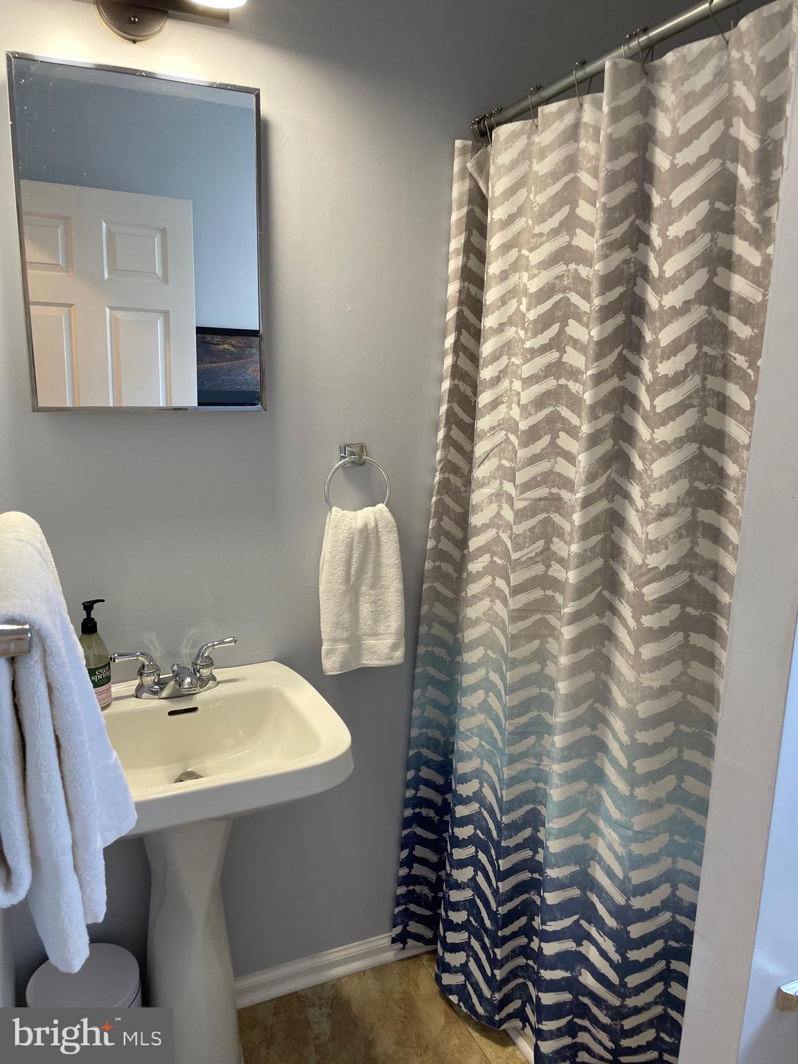 1909 Elder Avenue Morton, PA 19070 - Photo 16 of 33 First floor Bath