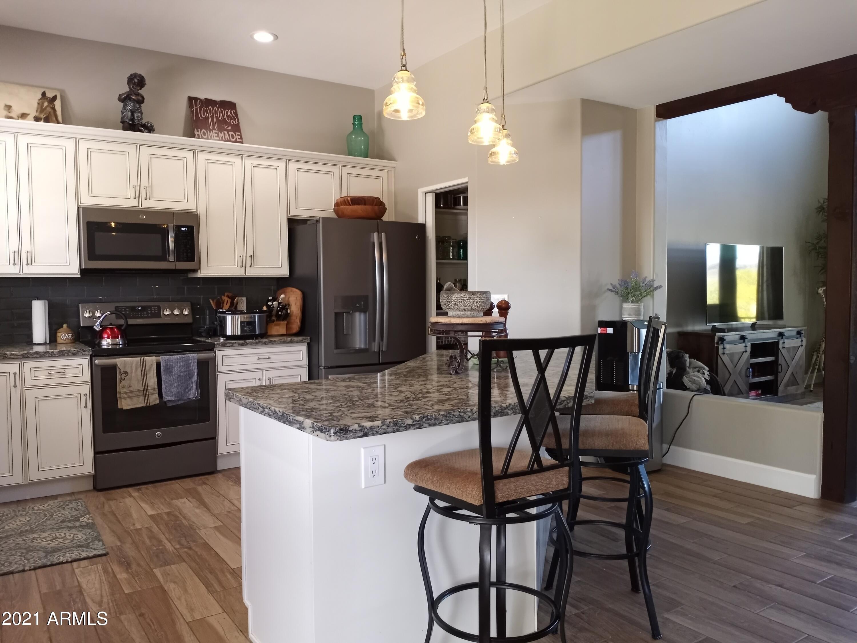 235 West Ridgecrest Road Phoenix, AZ 85086 - Photo 28 of 80 Breakfast Bar