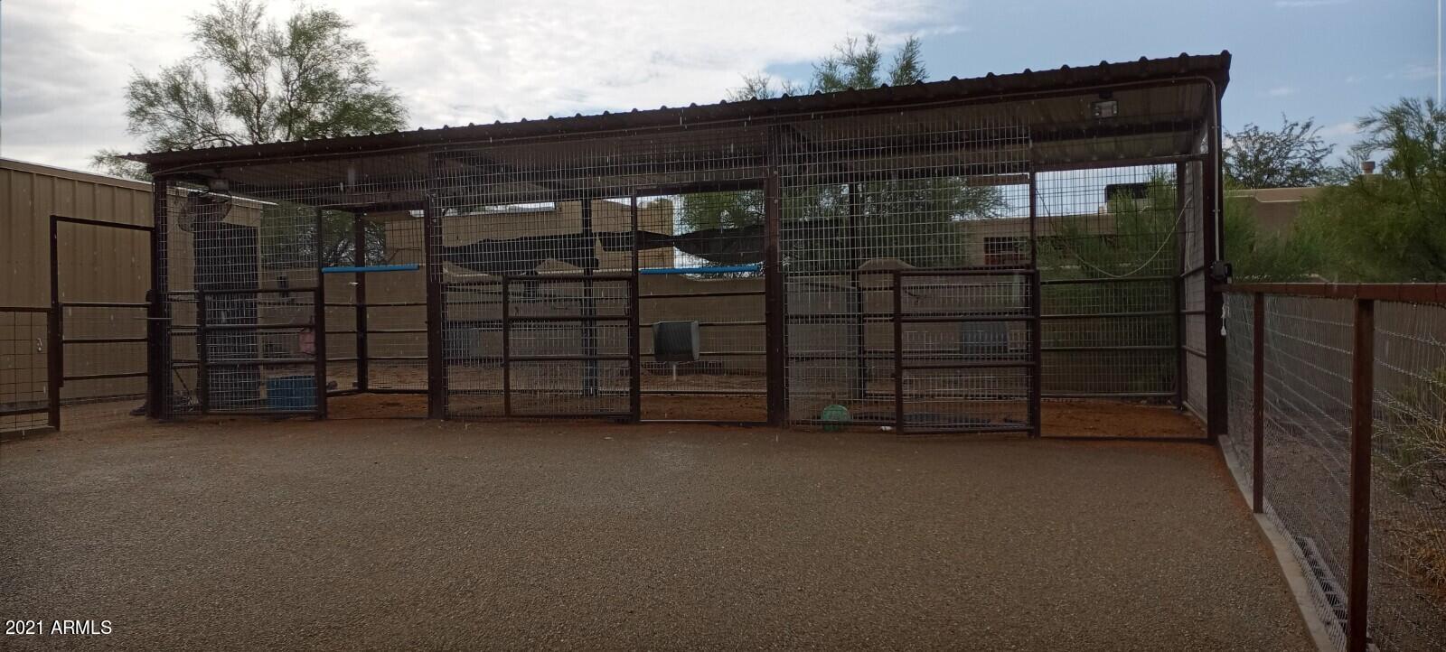235 West Ridgecrest Road Phoenix, AZ 85086 - Photo 5 of 80 Corrals