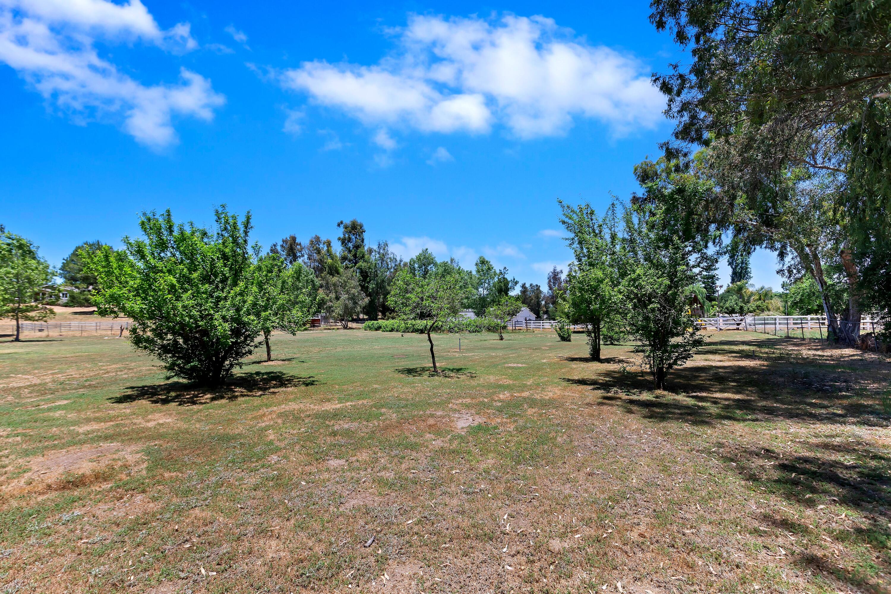 17370 Rodeo Road Lake Elsinore, CA 92530 - Photo 7 of 68 1