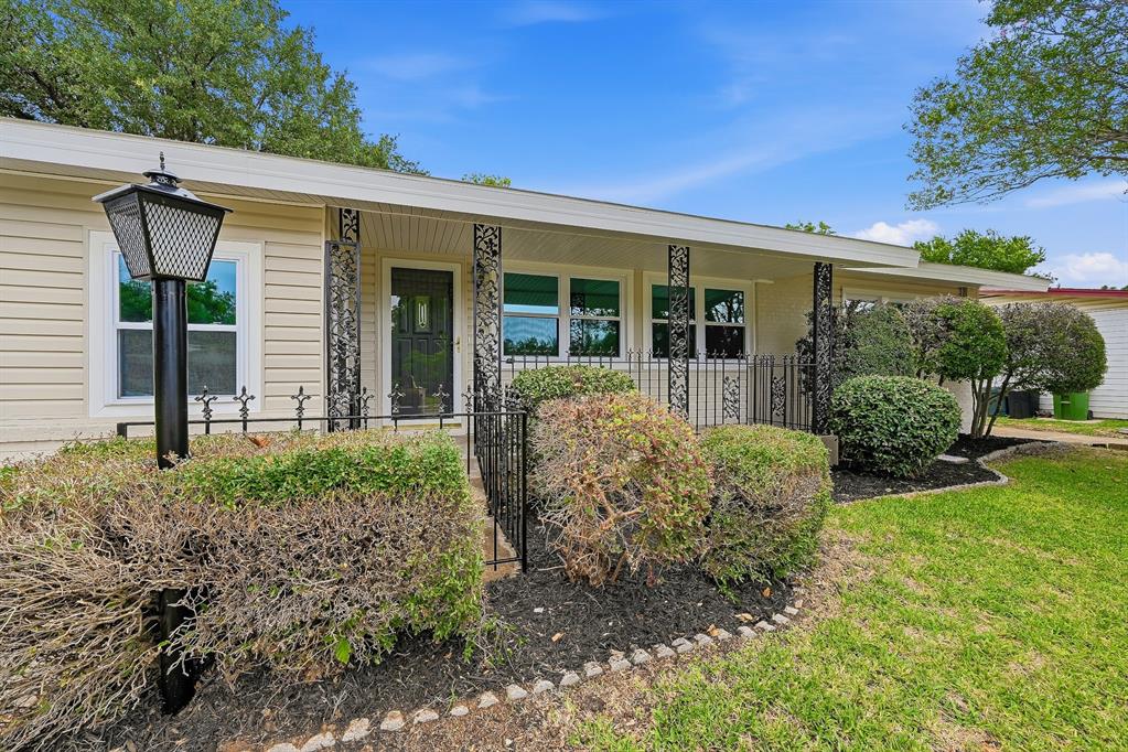 716 Pine Street Hurst, TX 76053 - Photo 33 of 35
