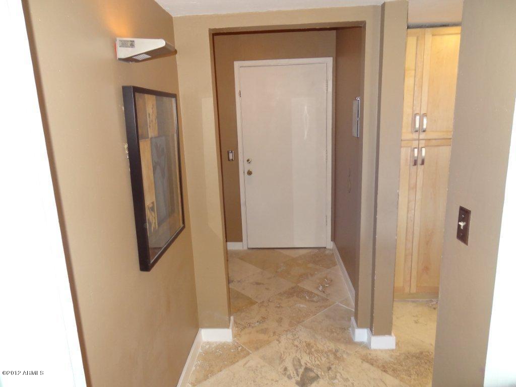 1907 East Decatur Street Mesa, AZ 85203 - Photo 16 of 41 Hallway