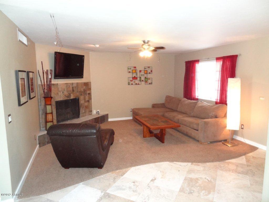 1907 East Decatur Street Mesa, AZ 85203 - Photo 5 of 41 Living room