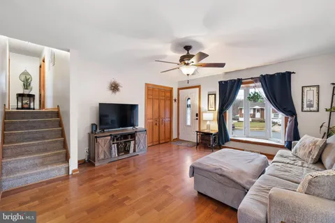 $350,000 | 301 Taylor Road, Wilmington, DE 19804