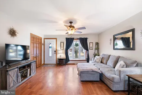 $350,000 | 301 Taylor Road, Wilmington, DE 19804