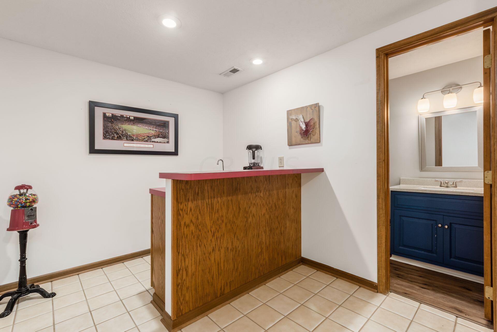 1044 Rutland Way Columbus, OH 43085 - Photo 56 of 67 062_ Worthington OH 43085 USA