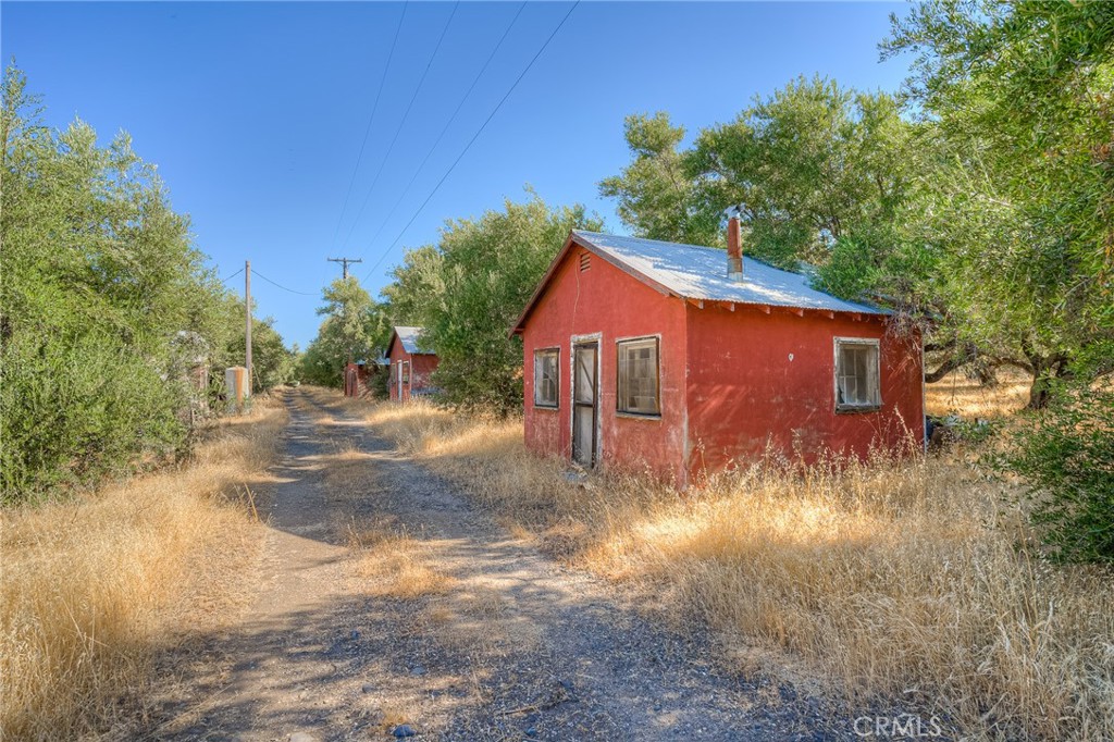 16 Rocky Drive Oroville, CA 95965 - Photo 41 of 61 a view of a house with a yard