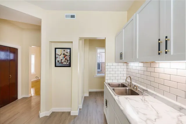 $389,000 | 1439 West Garfield Boulevard, Chicago, IL 60636