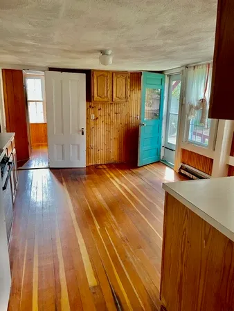 $2,000 | 37 Castle Street, East Greenwich, RI 02818