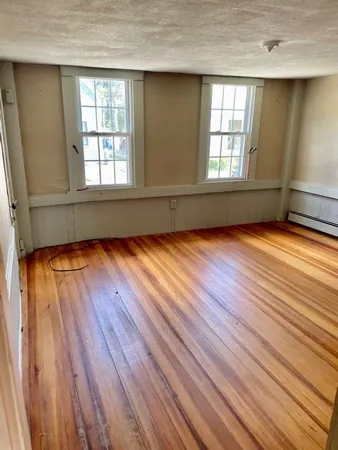 $2,000 | 37 Castle Street, East Greenwich, RI 02818