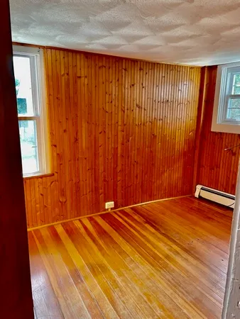 $2,000 | 37 Castle Street, East Greenwich, RI 02818