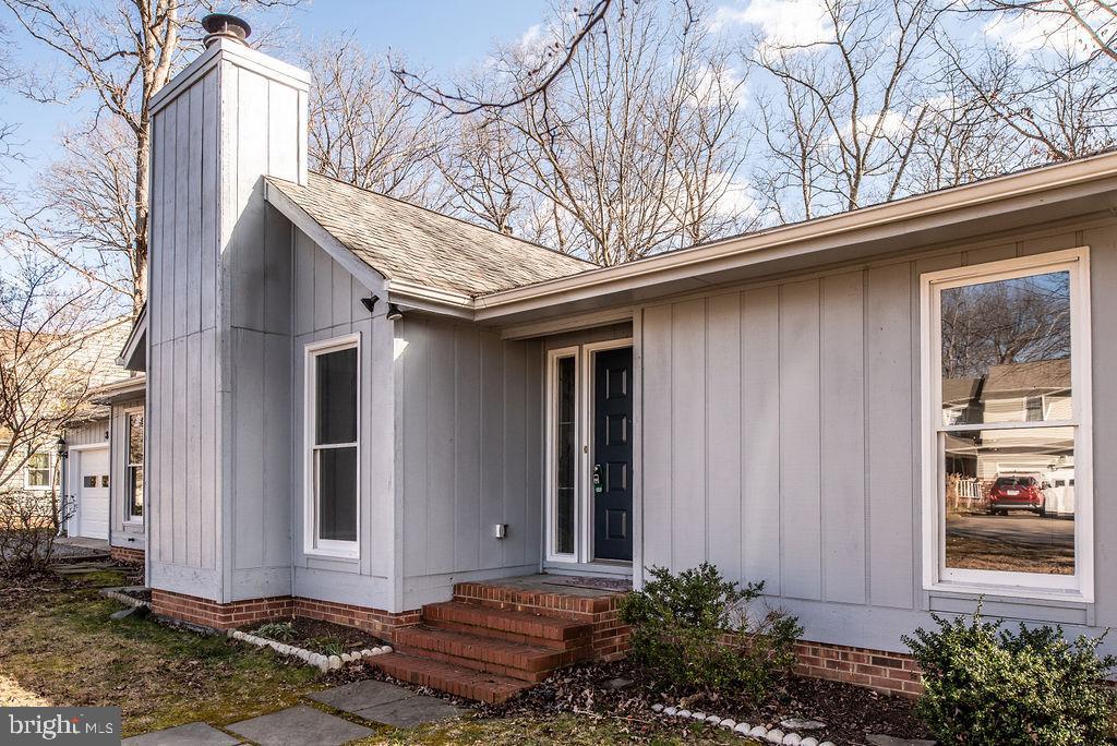 3915 Doran Road Fredericksburg, VA 22407 - Photo 6 of 57 a front view of a house