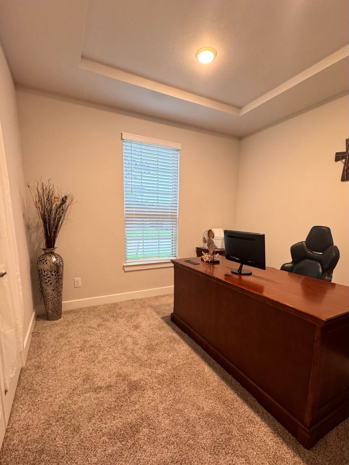 15814 Weston Ridge Drive Humble, TX 77346 - Photo 25 of 43 a room with furniture and a window