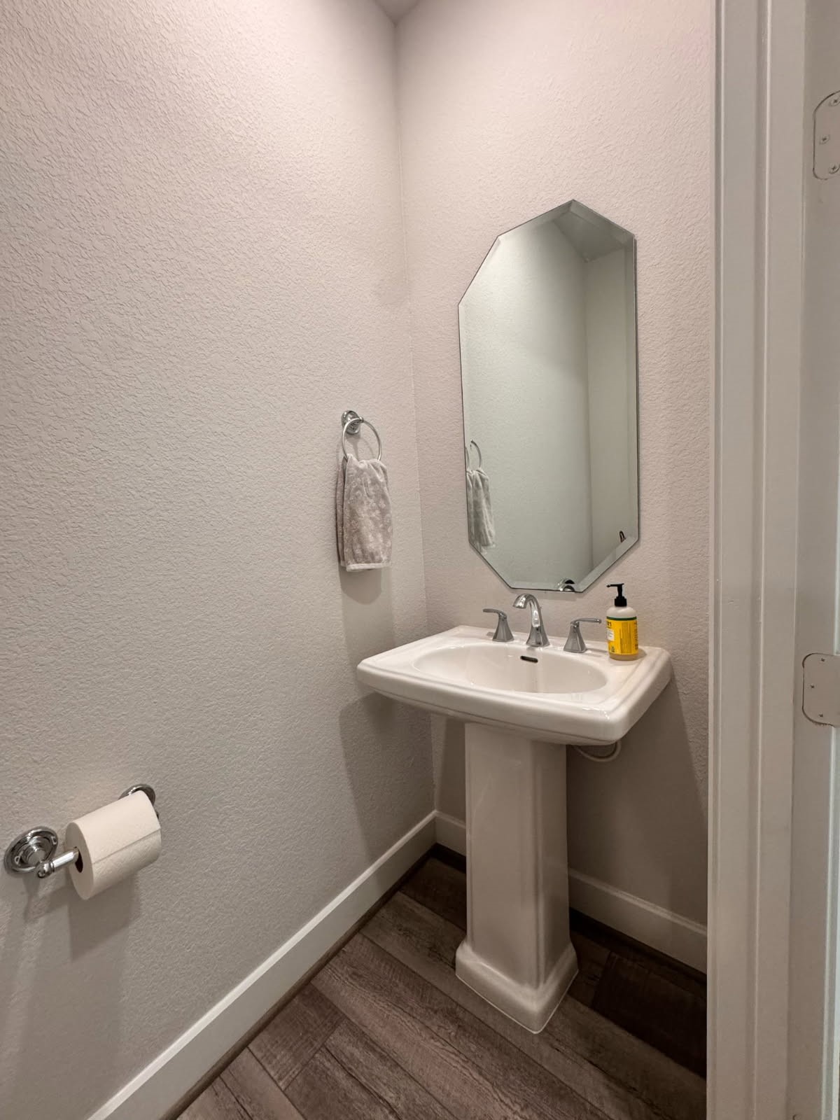 15814 Weston Ridge Drive Humble, TX 77346 - Photo 31 of 43 a bathroom with a sink and mirror