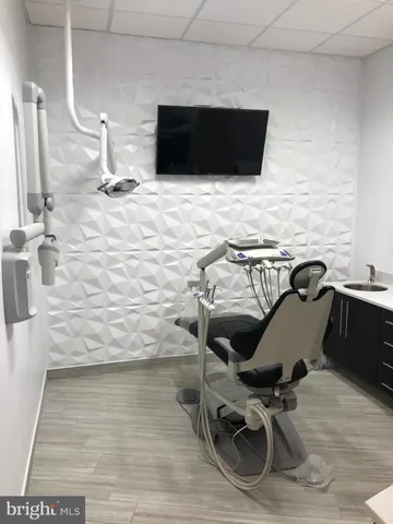 $450,000 | 890 Easton Road, Horsham, PA 19044