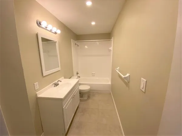 $1,685 | 3040 Northeast 16th Avenue, Unit 313, Oakland Park, FL 33334