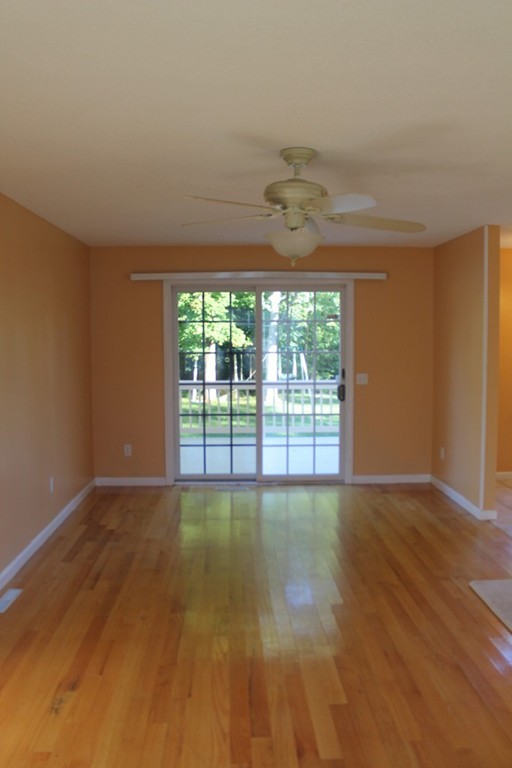 21 Groveton Street Springfield, MA 01118 - Photo 8 of 24