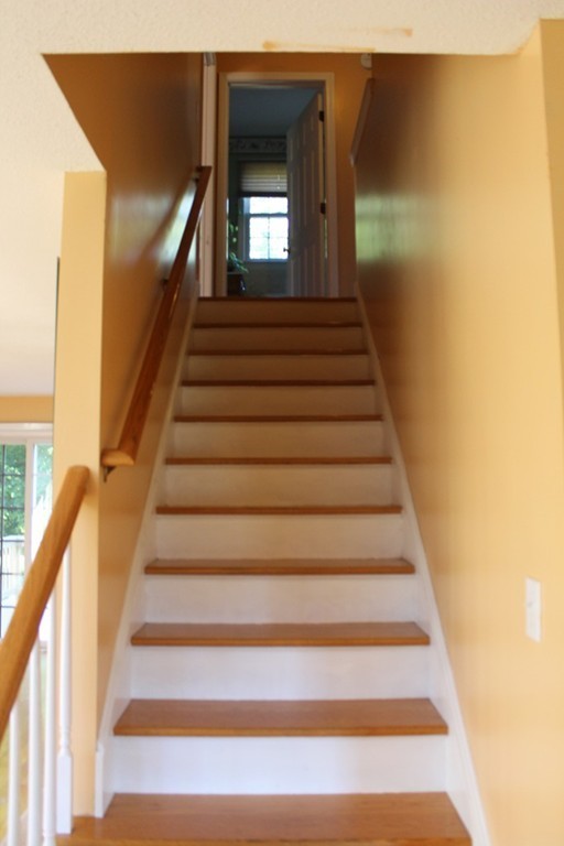 21 Groveton Street Springfield, MA 01118 - Photo 9 of 24