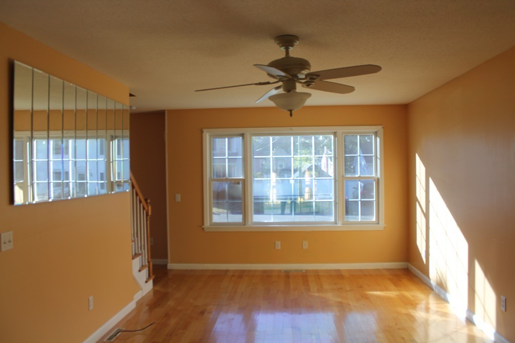 21 Groveton Street Springfield, MA 01118 - Photo 10 of 24