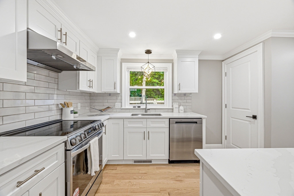 63 Russell Road Wellesley, MA 02482 - Photo 12 of 28 Gallery Image 12