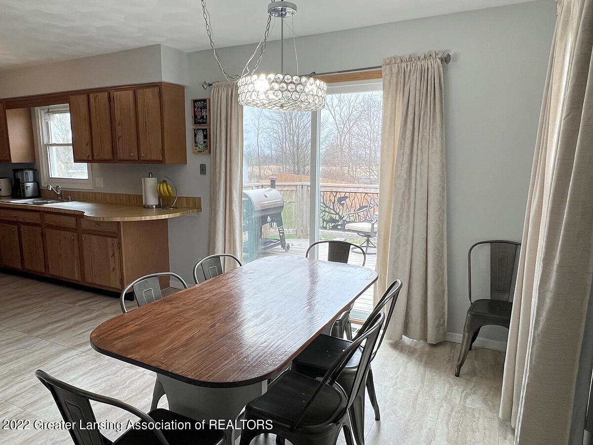 10190 Kinneville Road Eaton Rapids, MI 48827 - Photo 16 of 48 dining-12