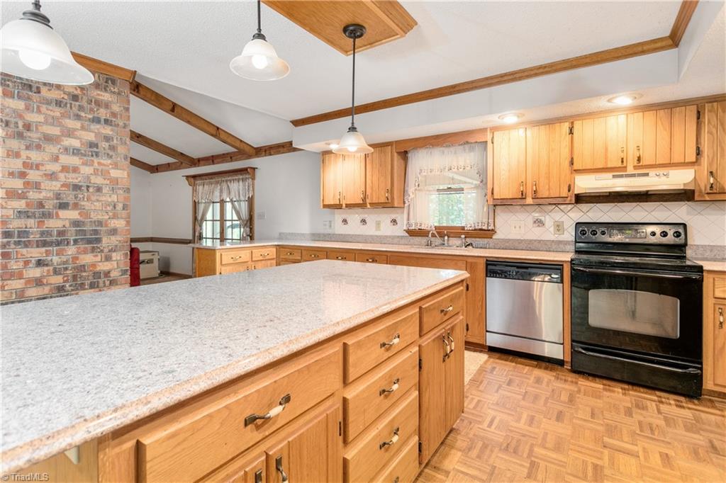 7763 Alcorn Road Oak Ridge, NC 27310 - Photo 11 of 32