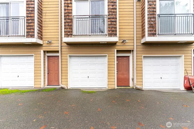 $2,750 | 13005 64th Avenue South, Unit B114, Seattle, WA 98178
