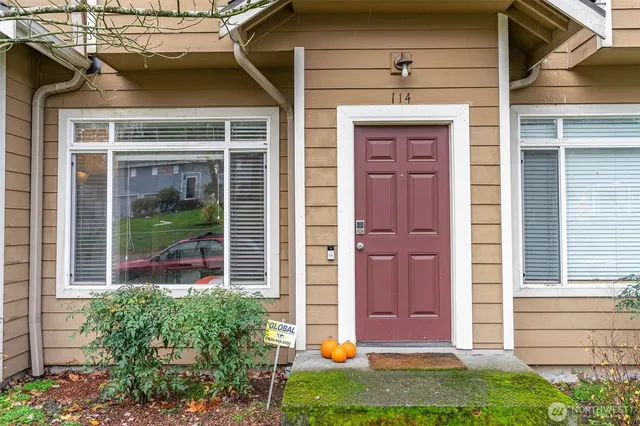 $2,750 | 13005 64th Avenue South, Unit B114, Seattle, WA 98178